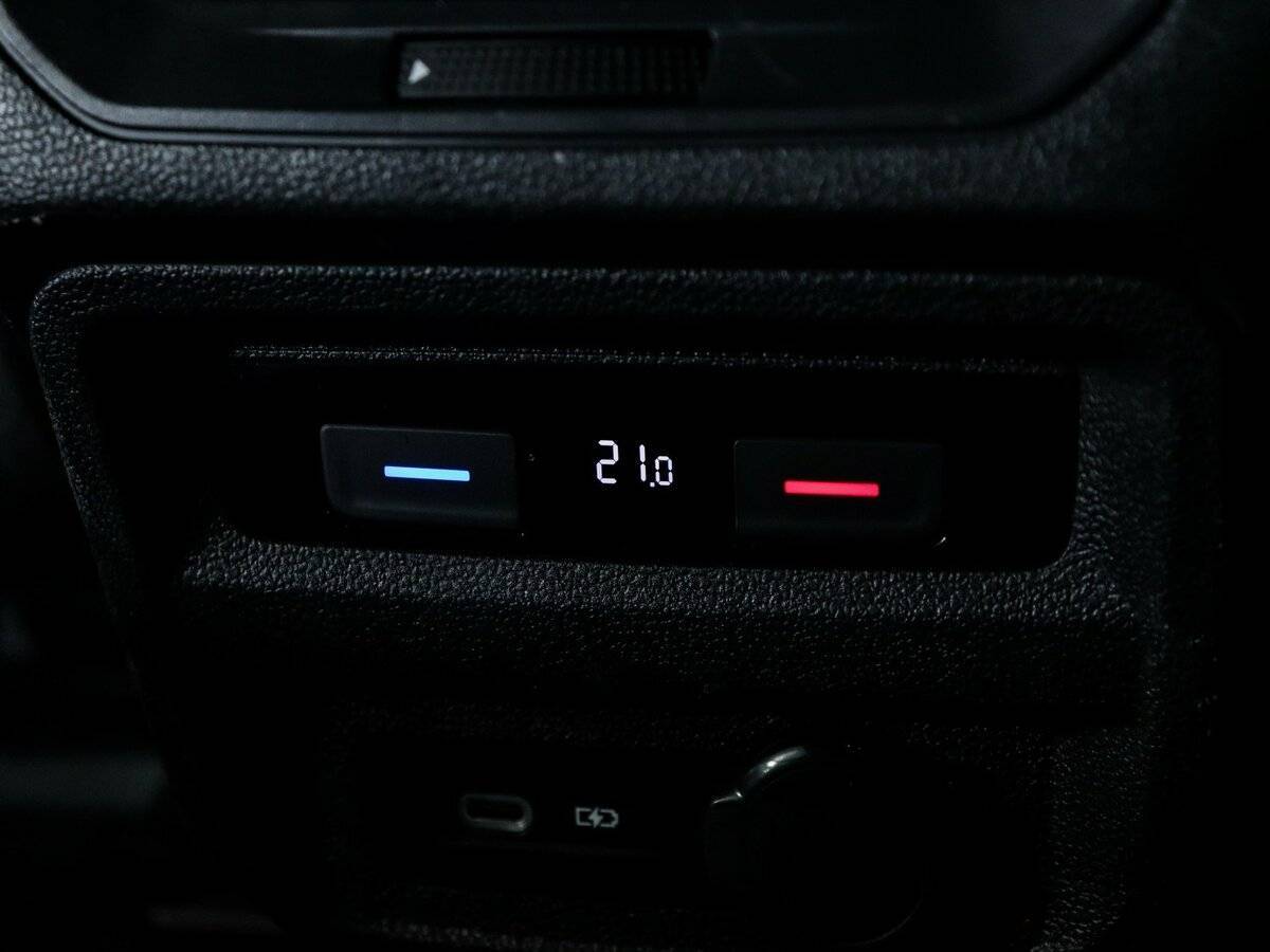 Купить Volkswagen Tiguan, 2021, 82 216 км, фото №16