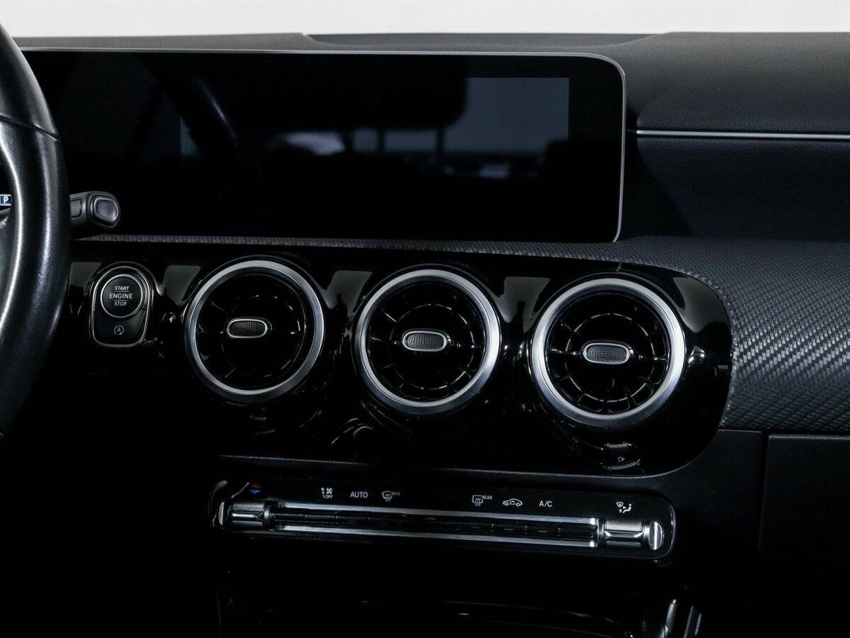 Купить Mercedes-Benz CLA 200, 2019, 112 103 км, фото №13