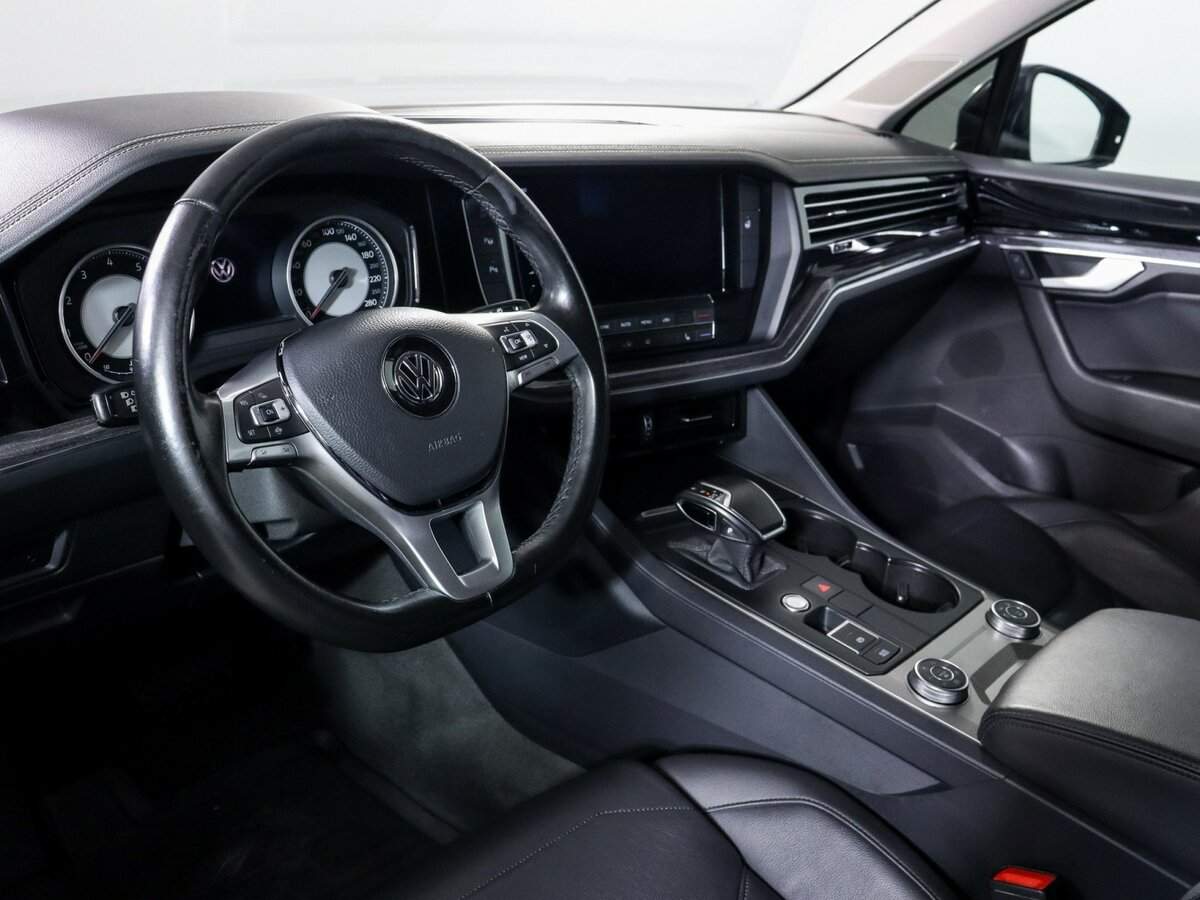 Купить Volkswagen Touareg, 2018, 229 320 км, фото №9
