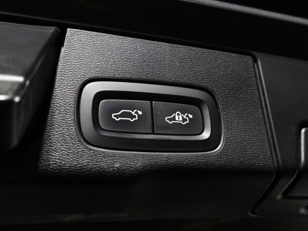 Купить Volvo XC60, 2020, 115 000 км, фото №16