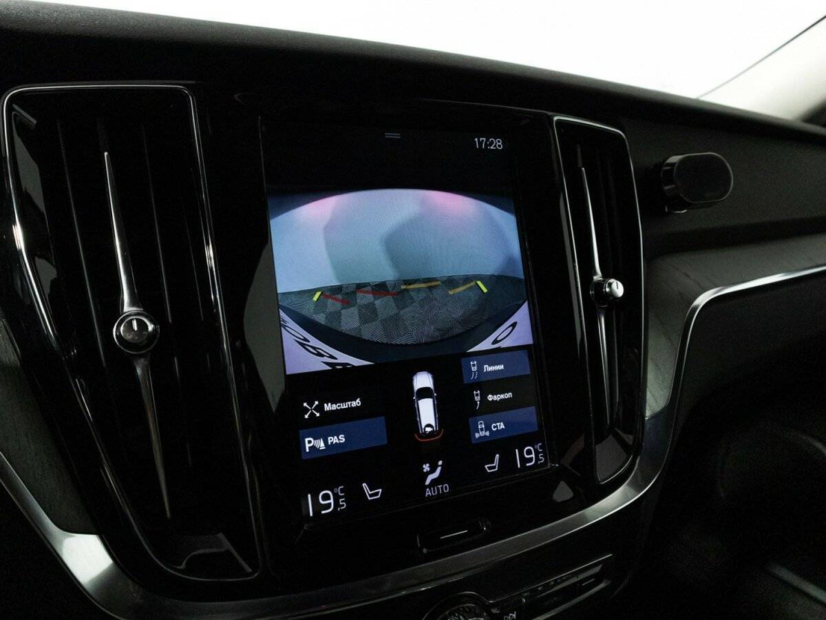 Купить Volvo V60 Cross Country, 2019, 149 126 км, фото №17