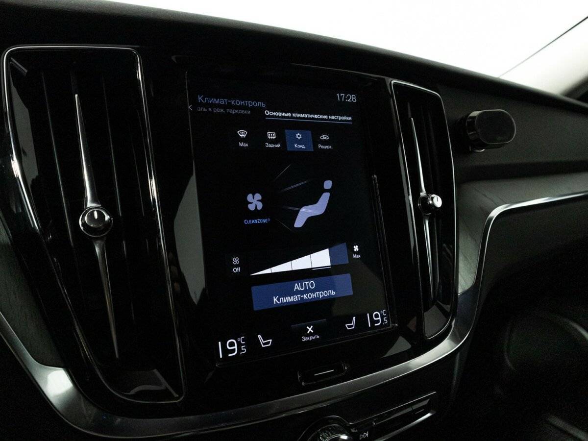 Купить Volvo V60 Cross Country, 2019, 149 126 км, фото №18