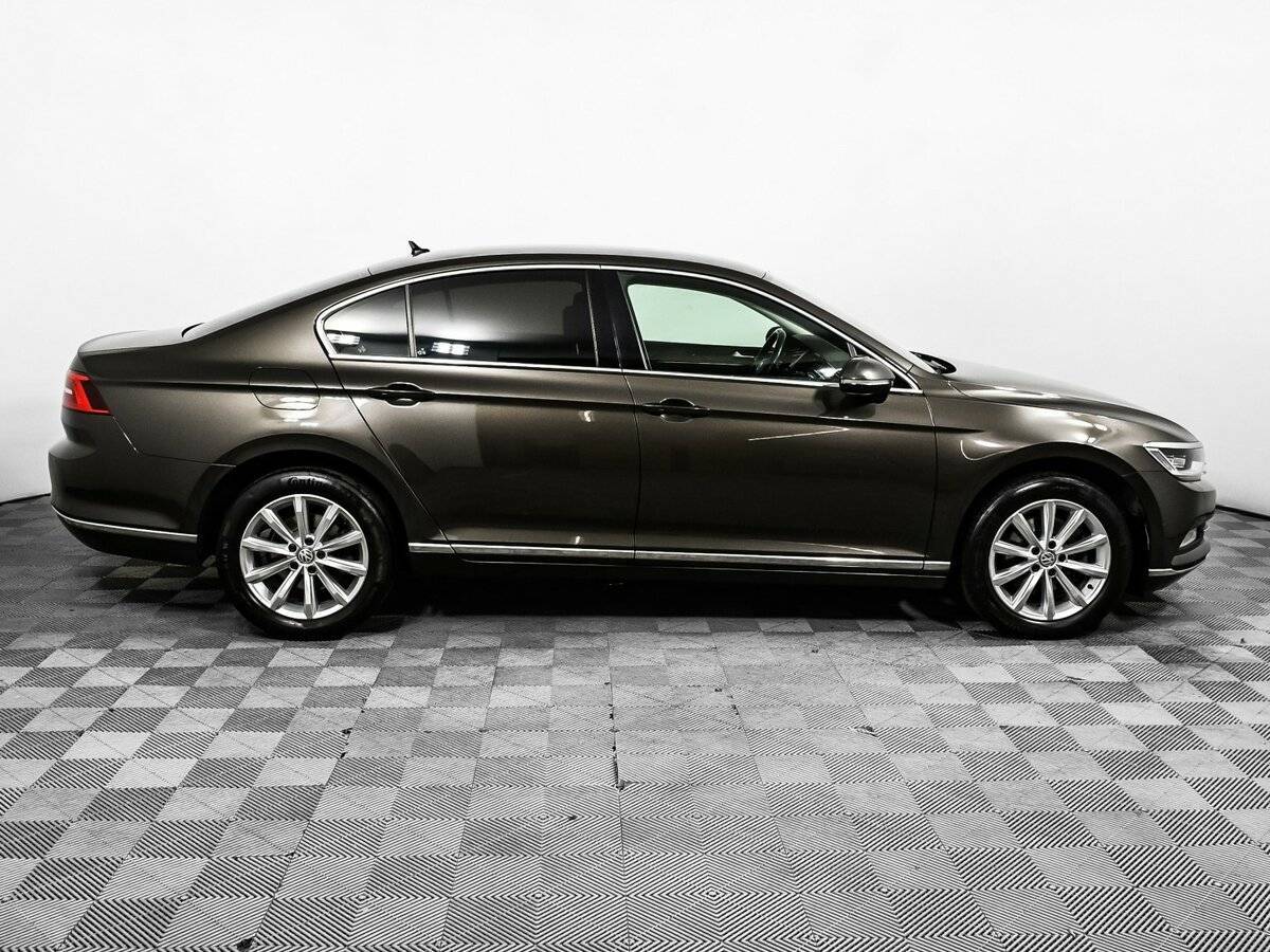 Купить Volkswagen Passat, 2017, 137 619 км, фото №4