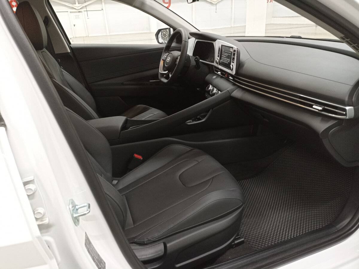 Купить Hyundai Elantra, 2023, 45 км, фото №11