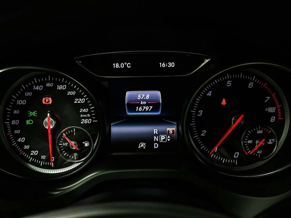 Купить Mercedes-Benz GLA 250, 2018, 16 797 км, фото №10