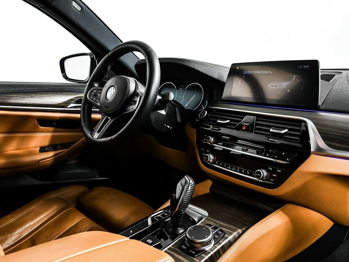 Купить BMW 5 серии 530i xDrive, 2018, 156 499 км, фото №9