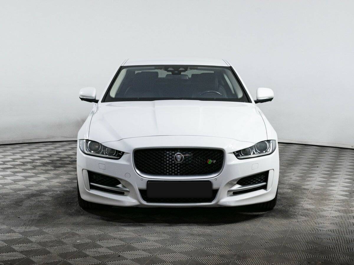 Jaguar XE