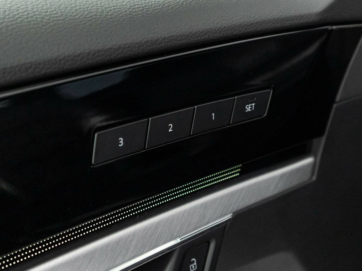 Купить Volkswagen Touareg, 2018, 142 477 км, фото №19