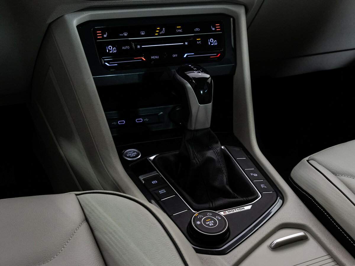 Купить Volkswagen Tiguan, 2020, 65 439 км, фото №10