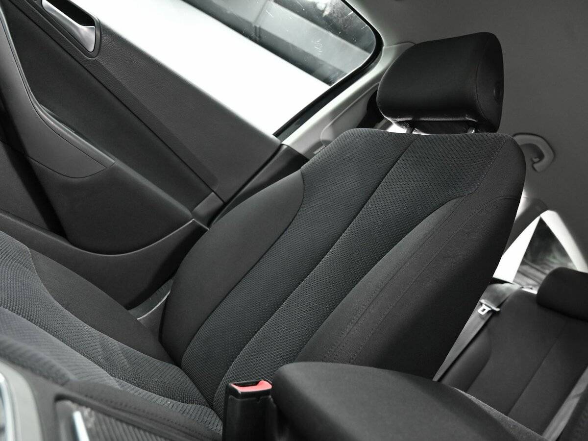 Купить Volkswagen Passat, 2010, 183 000 км, фото №12