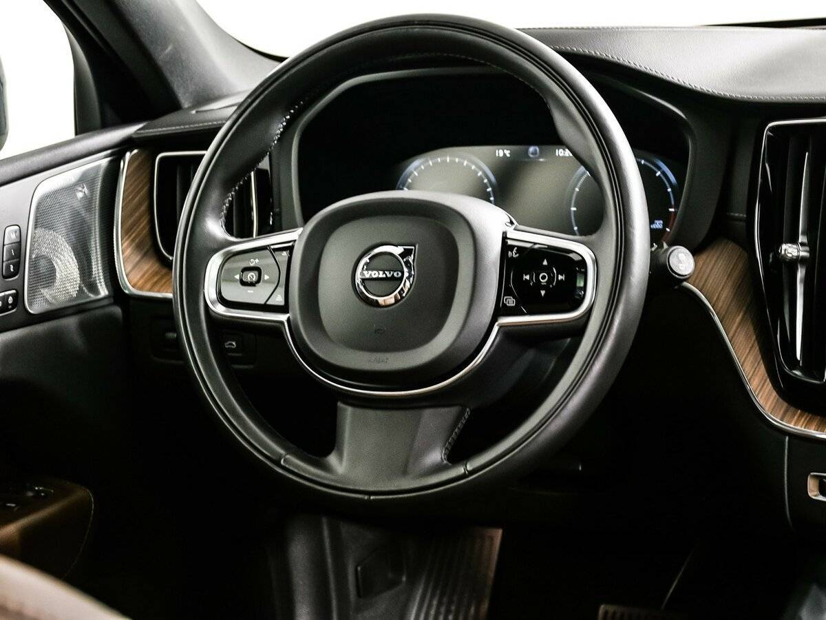 Купить Volvo XC60, 2021, 67 000 км, фото №16