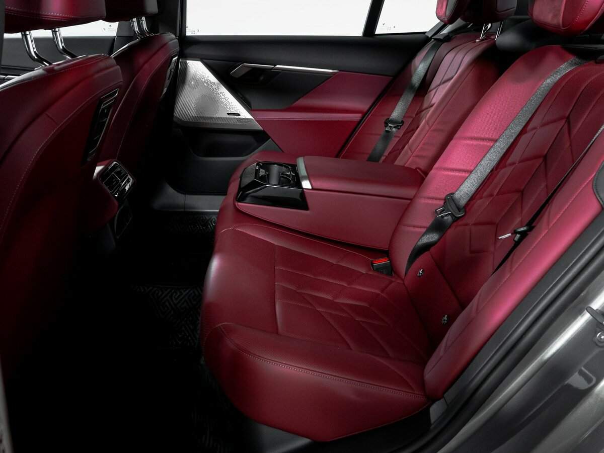 Купить BMW 5 серии Long 530Li, 2024, 5 850 км, фото №10