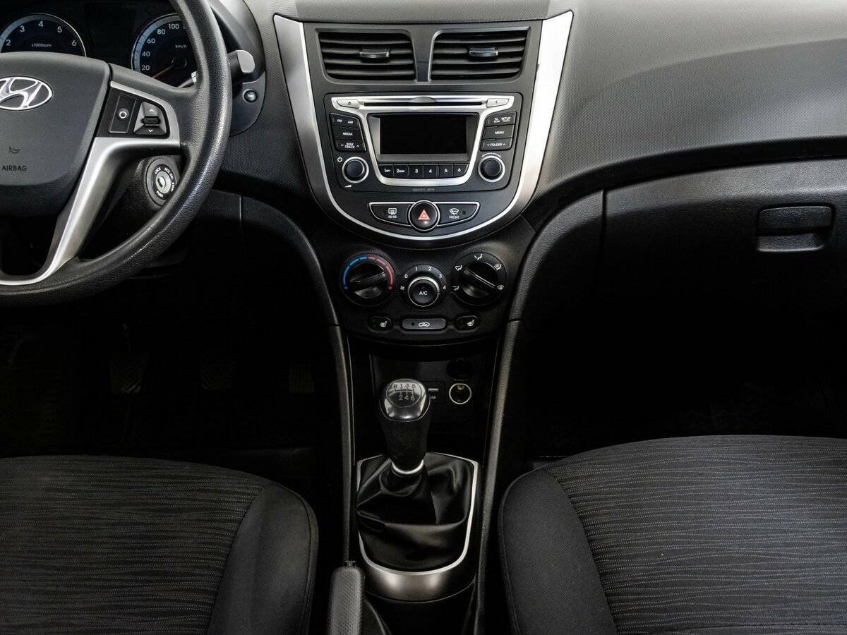 Купить Hyundai Solaris, 2015, 130 000 км, фото №9