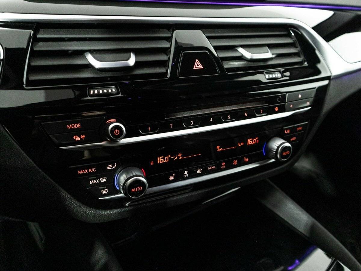 Купить BMW 5 серии 530d xDrive, 2017, 125 072 км, фото №21