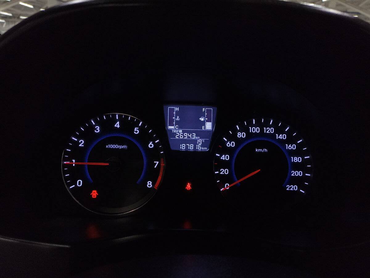 Купить Hyundai Solaris, 2015, 187 815 км, фото №13