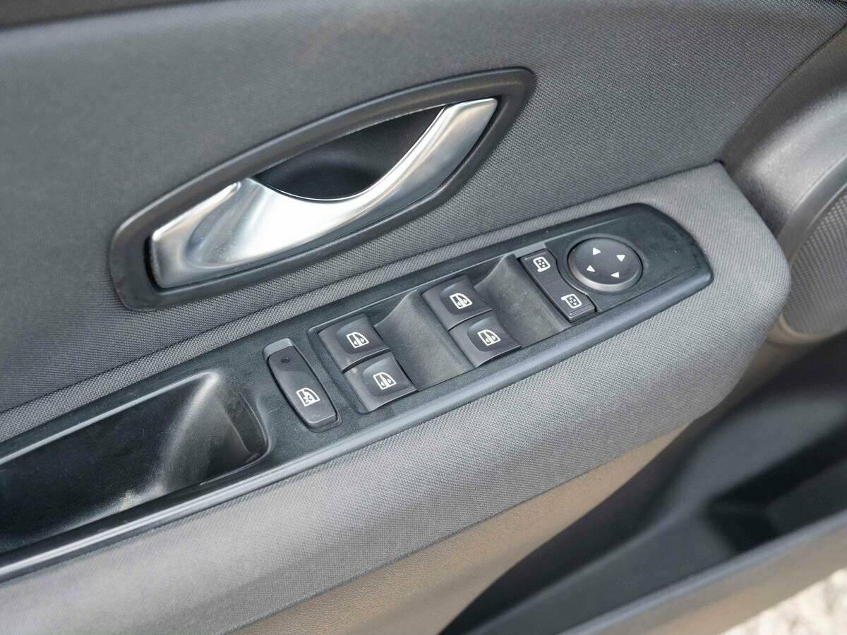 Купить Renault Fluence, 2010, 232 262 км, фото №16