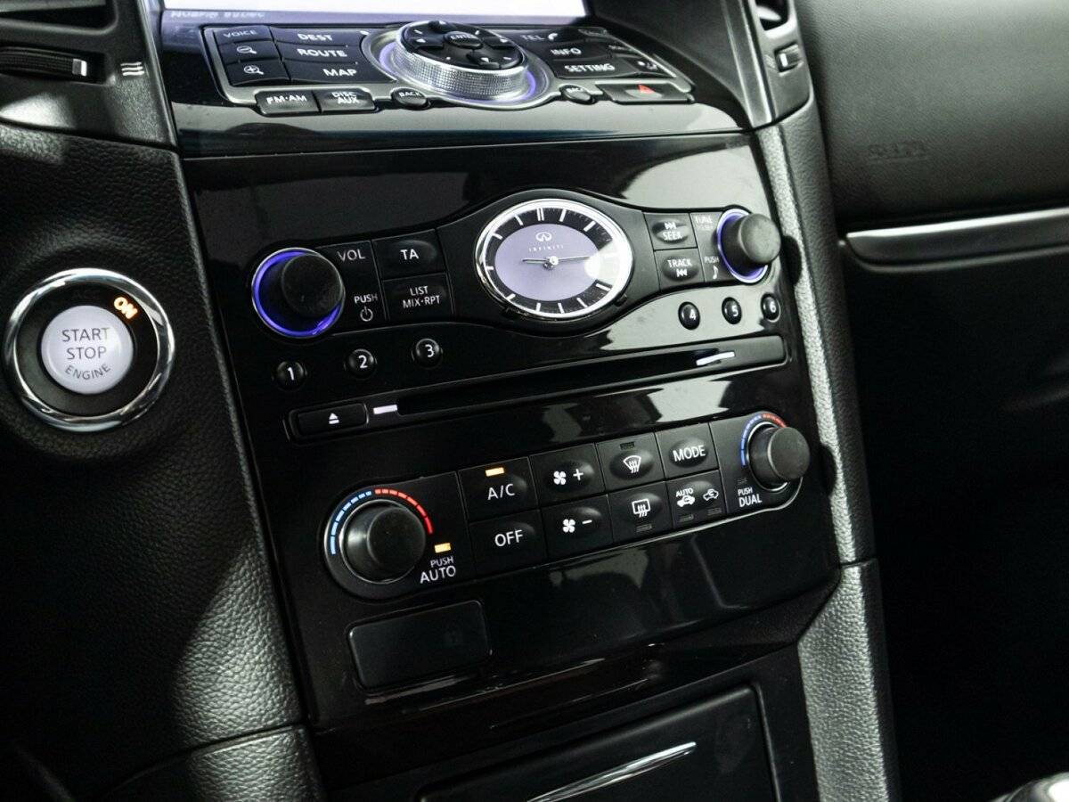 Купить Infiniti QX70, 2014, 228 421 км, фото №24