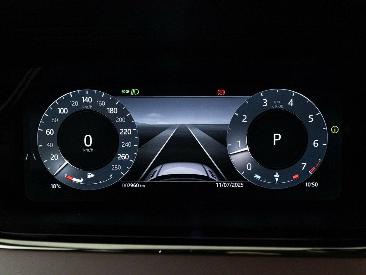 Купить Land Rover Range Rover Evoque P250 MHEV Long, 2024, 7 958 км, фото №12