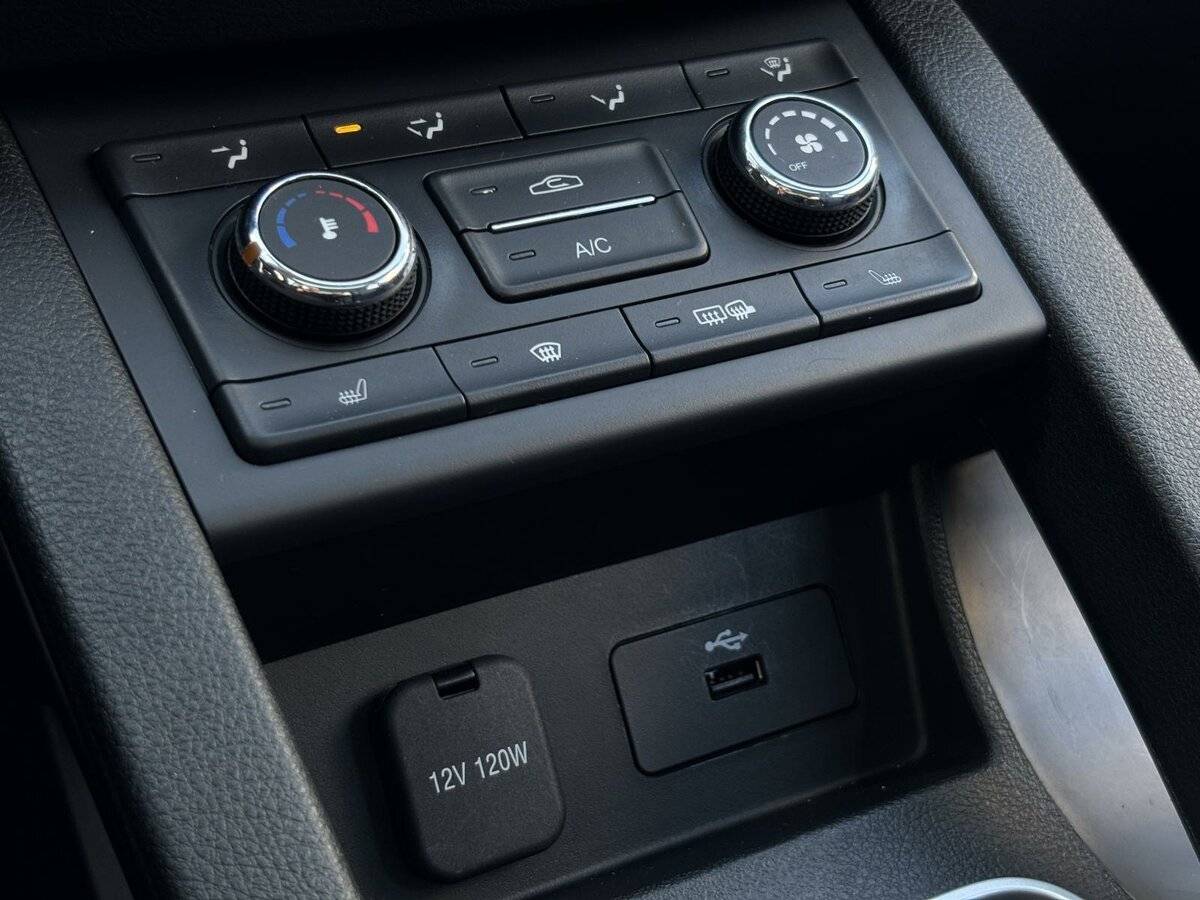 Купить FAW Besturn X40, 2019, 118 376 км, фото №17