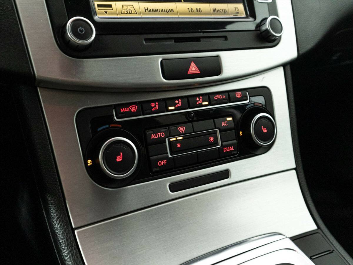 Купить Volkswagen Passat, 2011, 277 907 км, фото №19