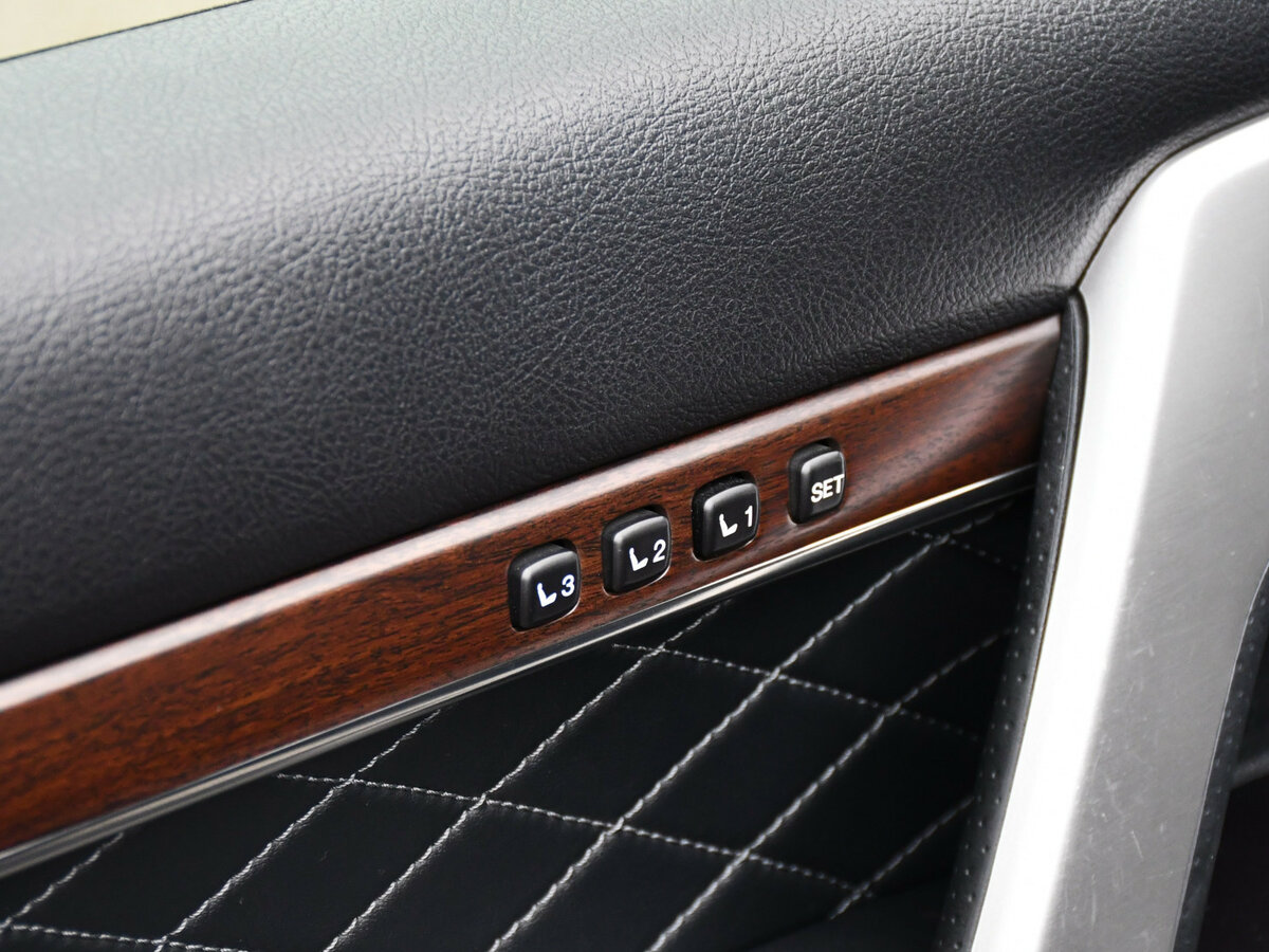 Купить Toyota Land Cruiser 200 Series Рестайлинг 2, 2017, 56 260 км, фото №19