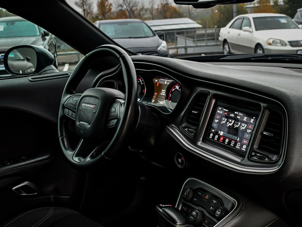 Купить Dodge Challenger III Рестайлинг 2, 2020, 65 190 км, фото №9