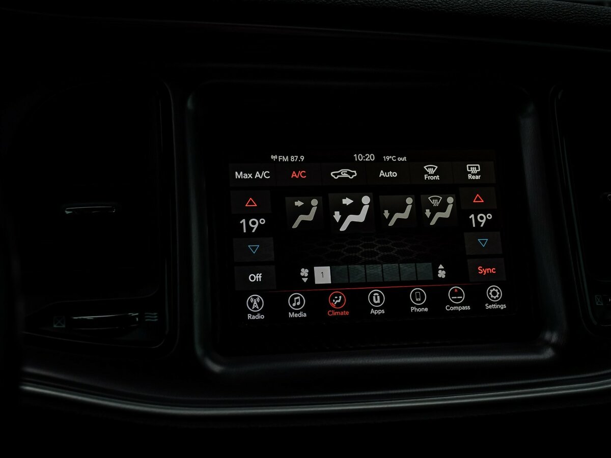 Купить Dodge Challenger III Рестайлинг 2, 2020, 65 190 км, фото №17