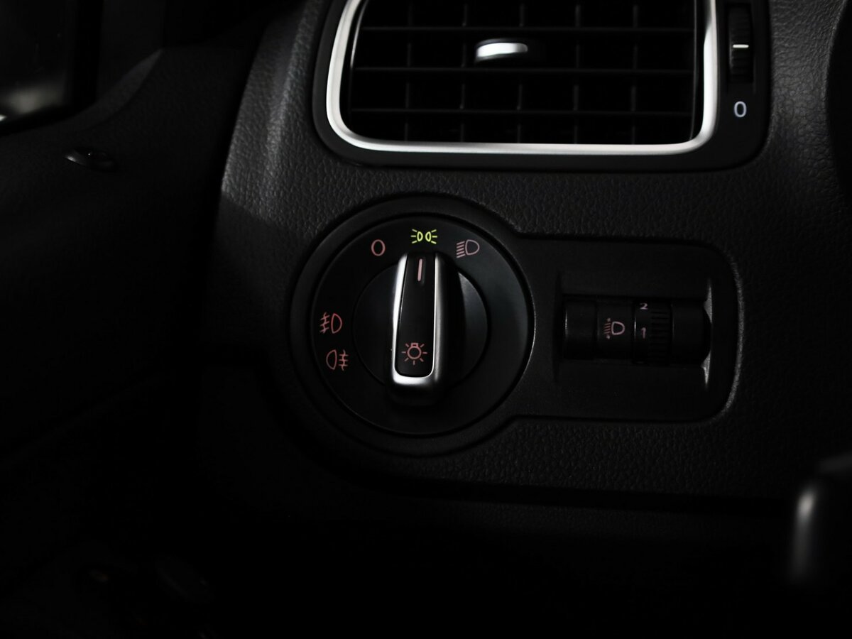 Купить Volkswagen Polo V Рестайлинг, 2015, 77 488 км, фото №17