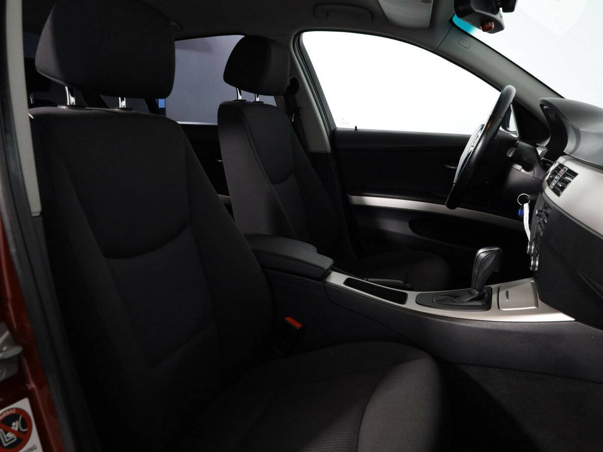 Купить BMW 3 серии 318i V (E90/E91/E92/E93) Рестайлинг, 2011, 195 850 км, фото №9