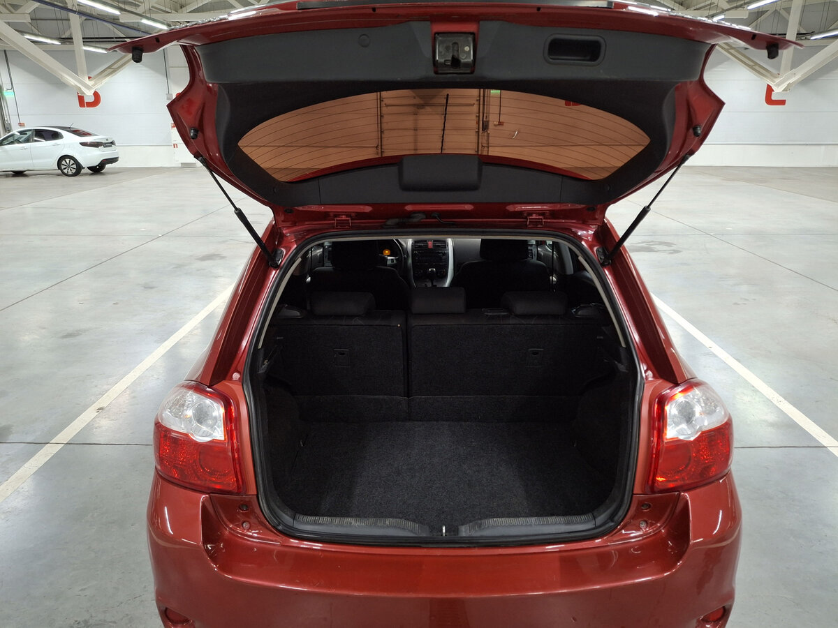 Купить Toyota Auris I Рестайлинг, 2010, 257 704 км, фото №10