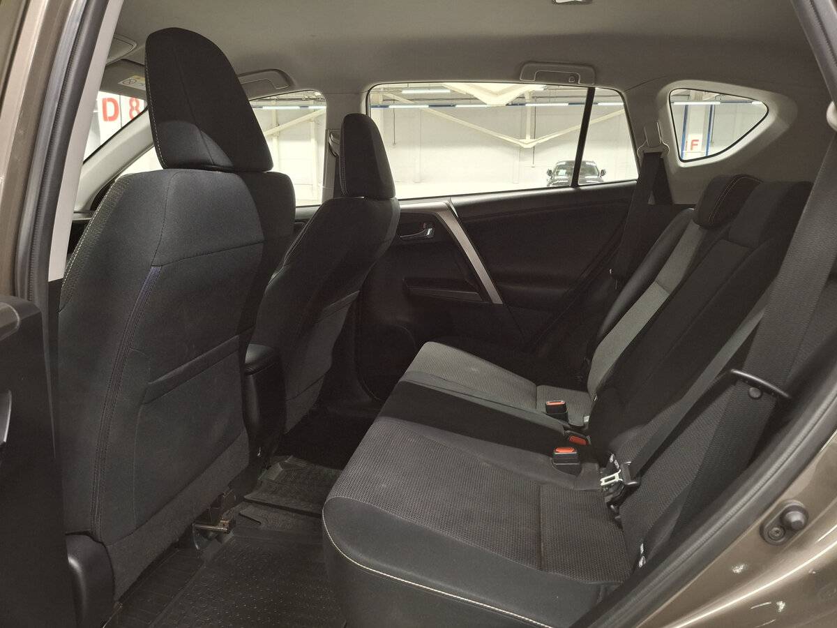 Купить Toyota RAV4 IV (XA40) Рестайлинг, 2015, 143 688 км, фото №11