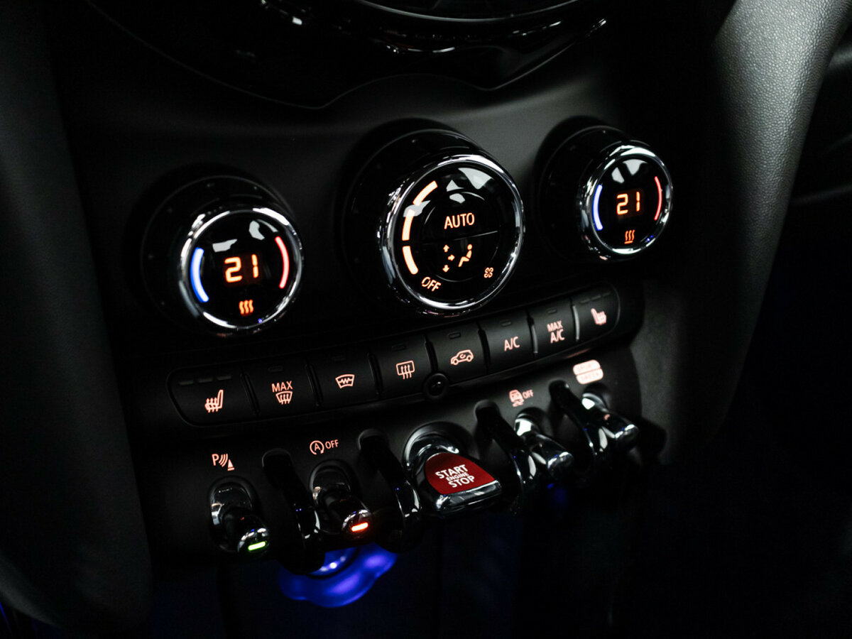 Купить Mini Hatch JCW III (F55/F56) Рестайлинг, 2020, 85 838 км, фото №17