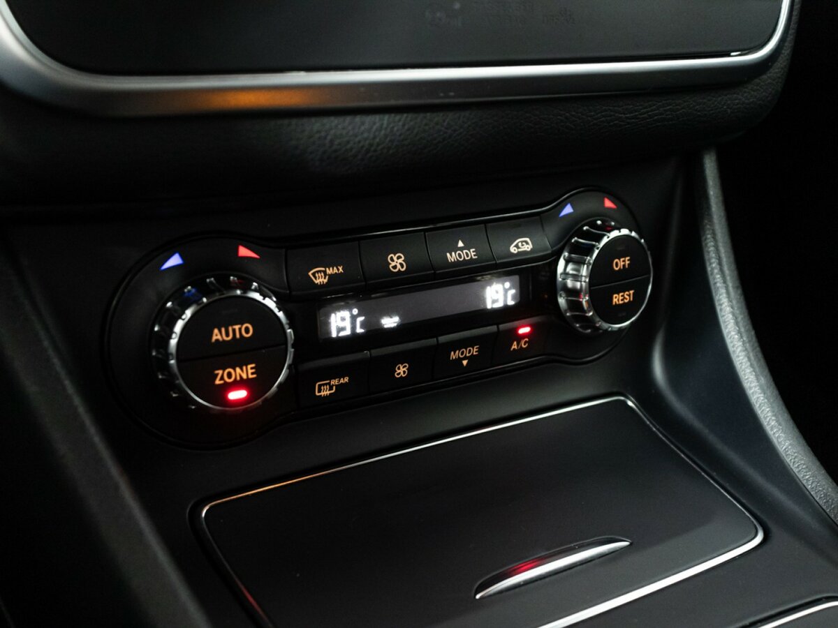 Купить Mercedes-Benz GLA 250 I (X156) Рестайлинг, 2017, 102 801 км, фото №16