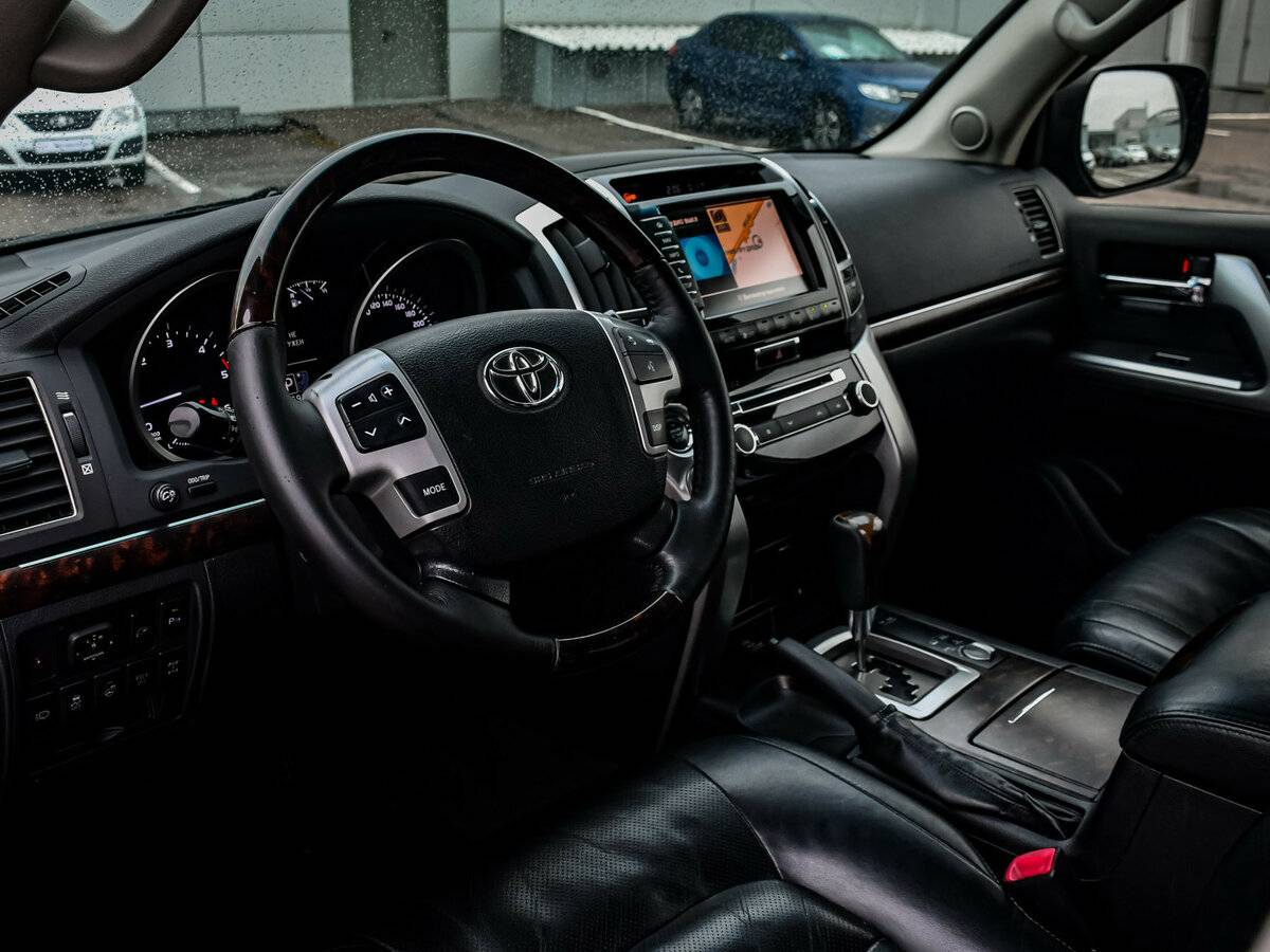Купить Toyota Land Cruiser 200 Series Рестайлинг 1, 2012, 259 212 км, фото №10