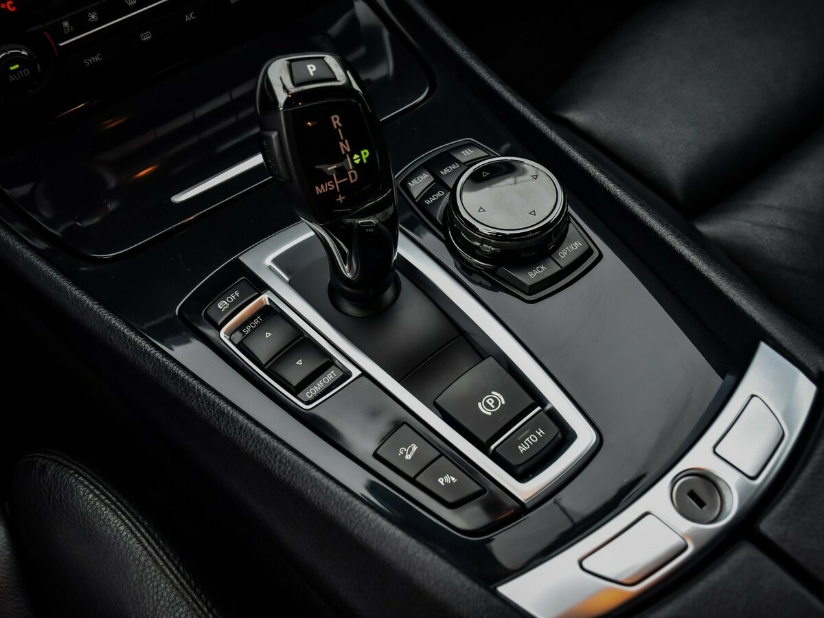 Купить BMW 5 серии Gran Turismo 530d xDrive VI (F10/F11/F07) Рестайлинг, 2014, 236 000 км, фото №17