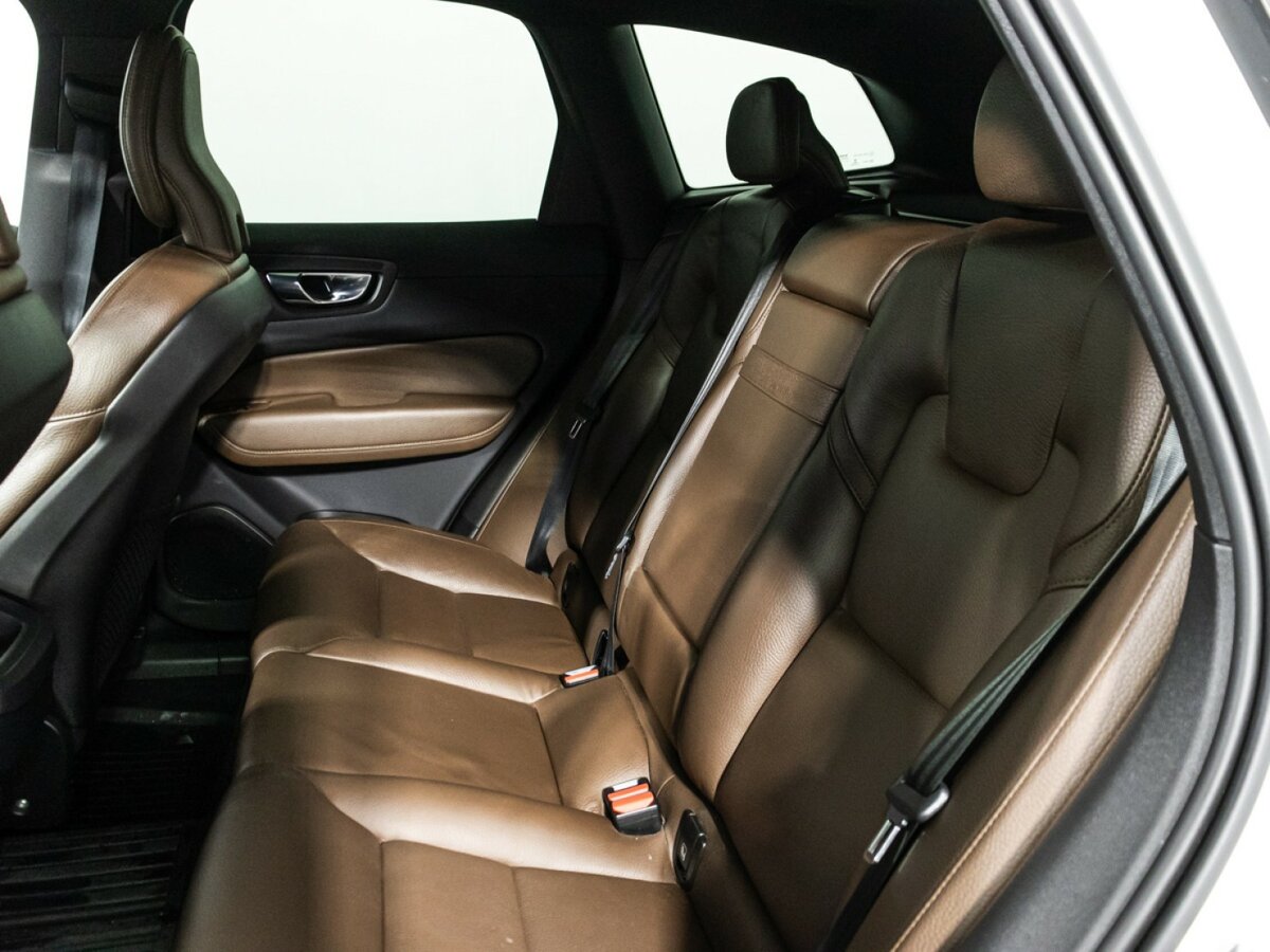 Купить Volvo XC60 II, 2020, 120 488 км, фото №8
