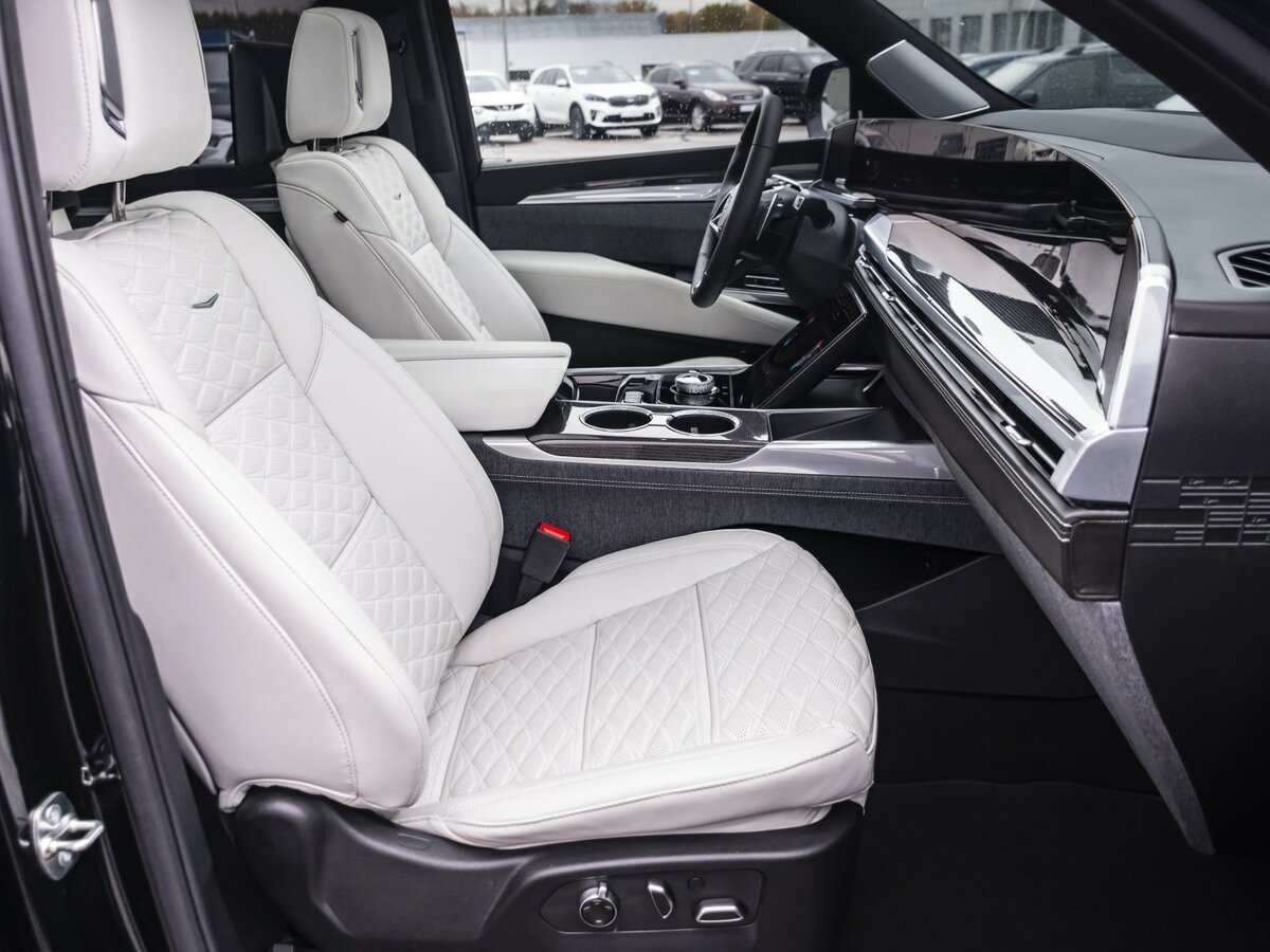 Купить Cadillac Escalade-V I Рестайлинг, 2025, 100 км, фото №13