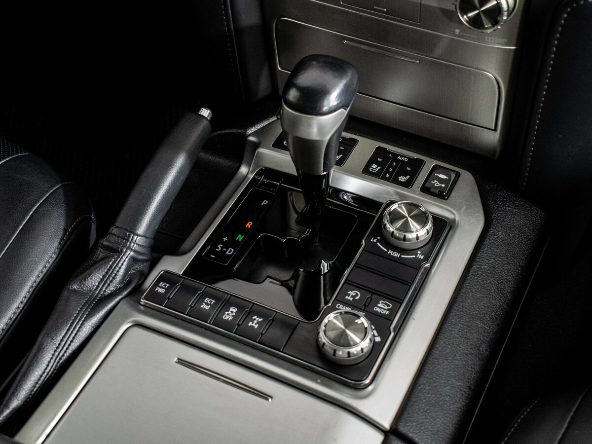 Купить Toyota Land Cruiser 200 Series Рестайлинг 2, 2019, 115 600 км, фото №17