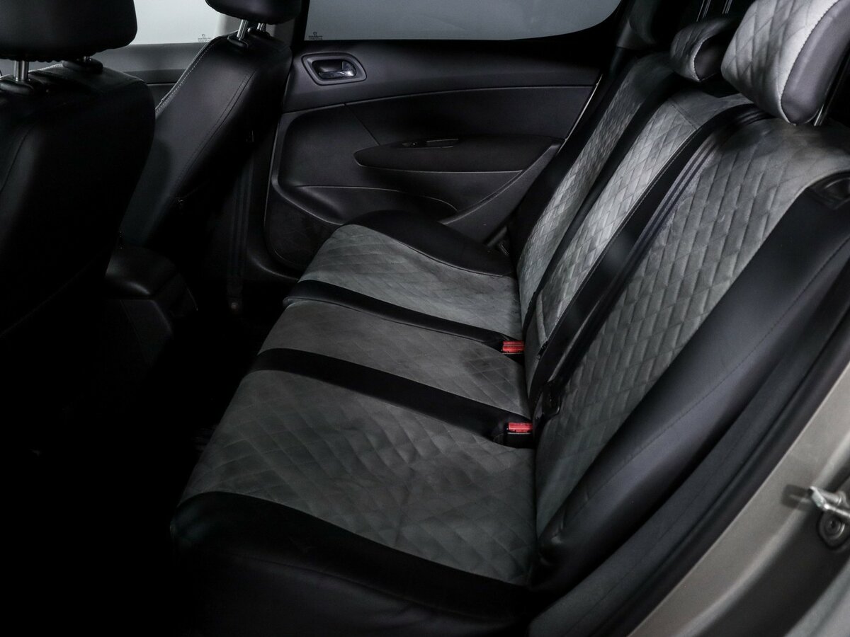 Купить Peugeot 308 I, 2011, 251 136 км, фото №8