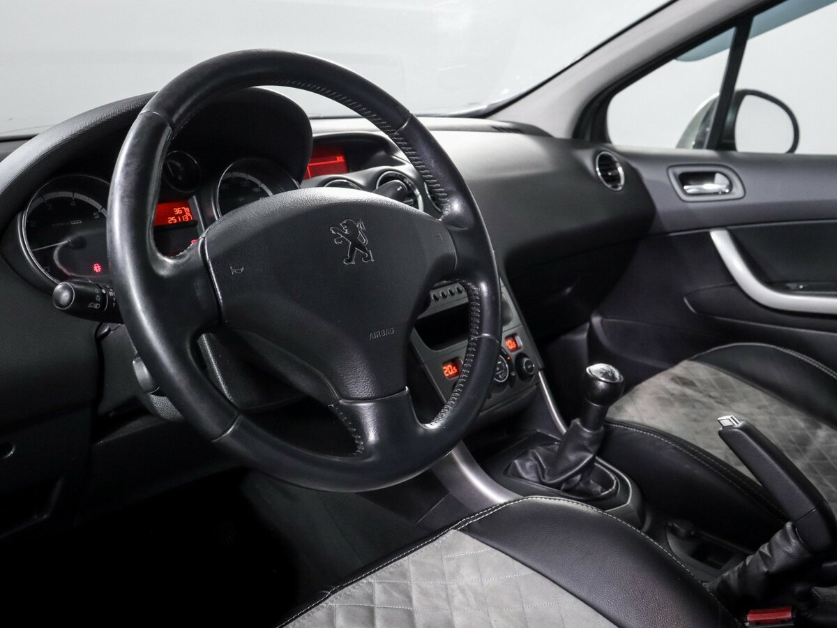 Купить Peugeot 308 I, 2011, 251 136 км, фото №11