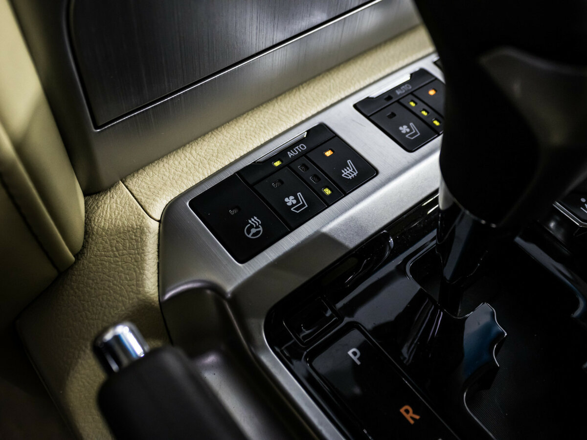 Купить Toyota Land Cruiser 200 Series Рестайлинг 2, 2016, 426 195 км, фото №23