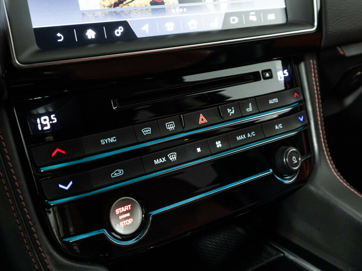 Купить Jaguar F-Pace I, 2017, 37 392 км, фото №17