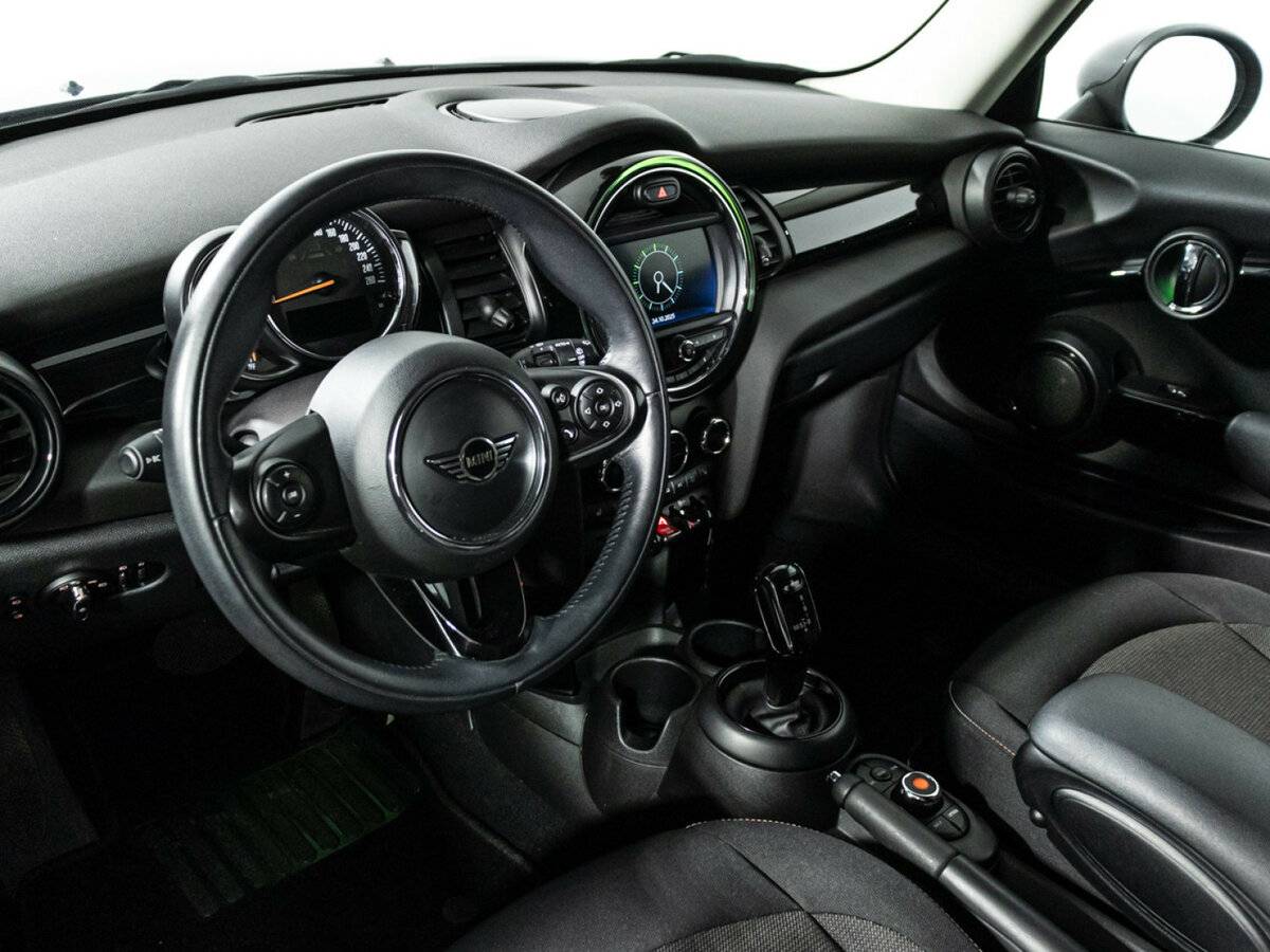 Купить Mini Hatch Cooper III (F55/F56) Рестайлинг, 2018, 70 715 км, фото №11