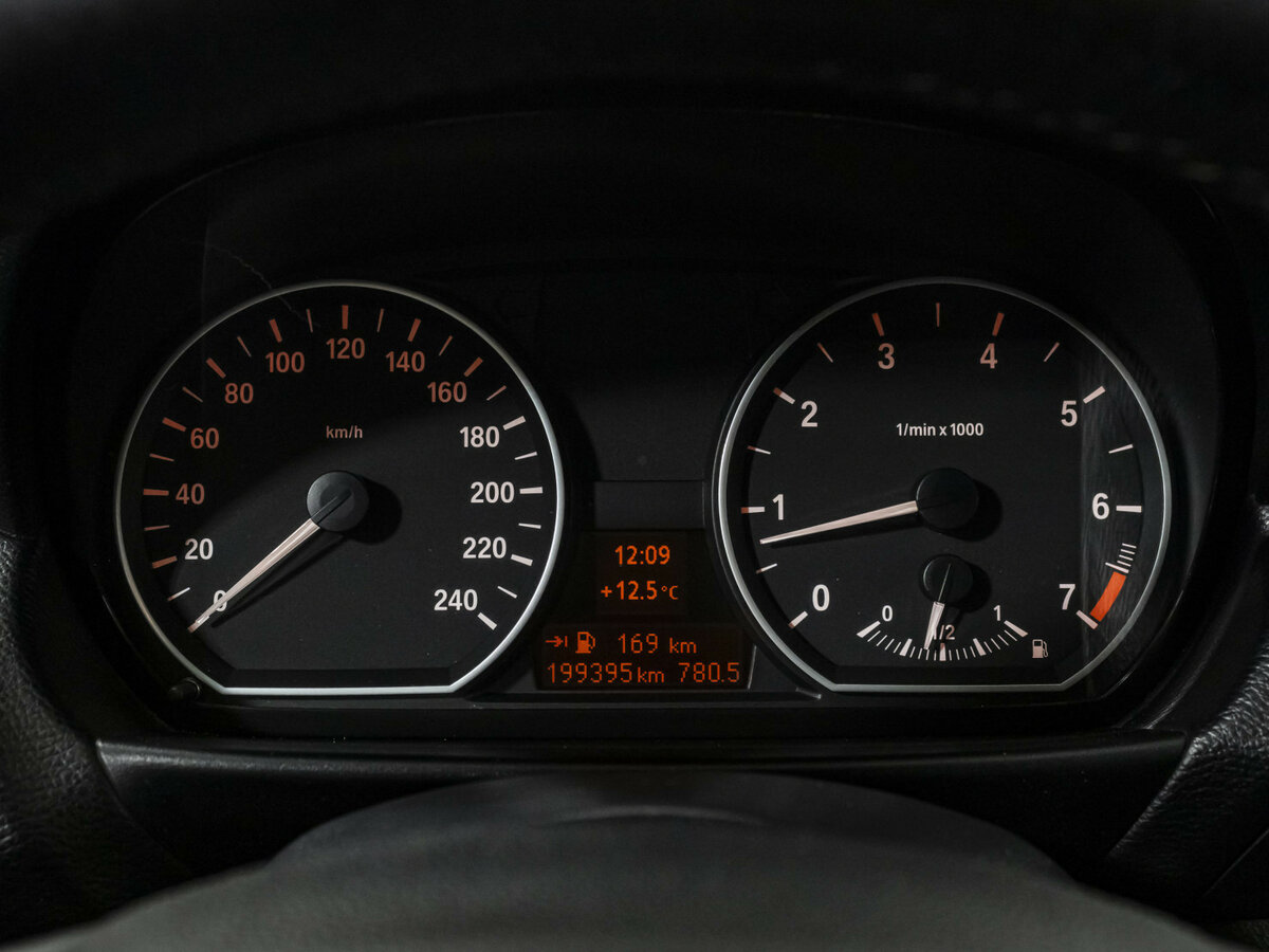 Купить BMW 1 серии 118i I (E81/E82/E87/E88) Рестайлинг, 2008, 199 388 км, фото №9