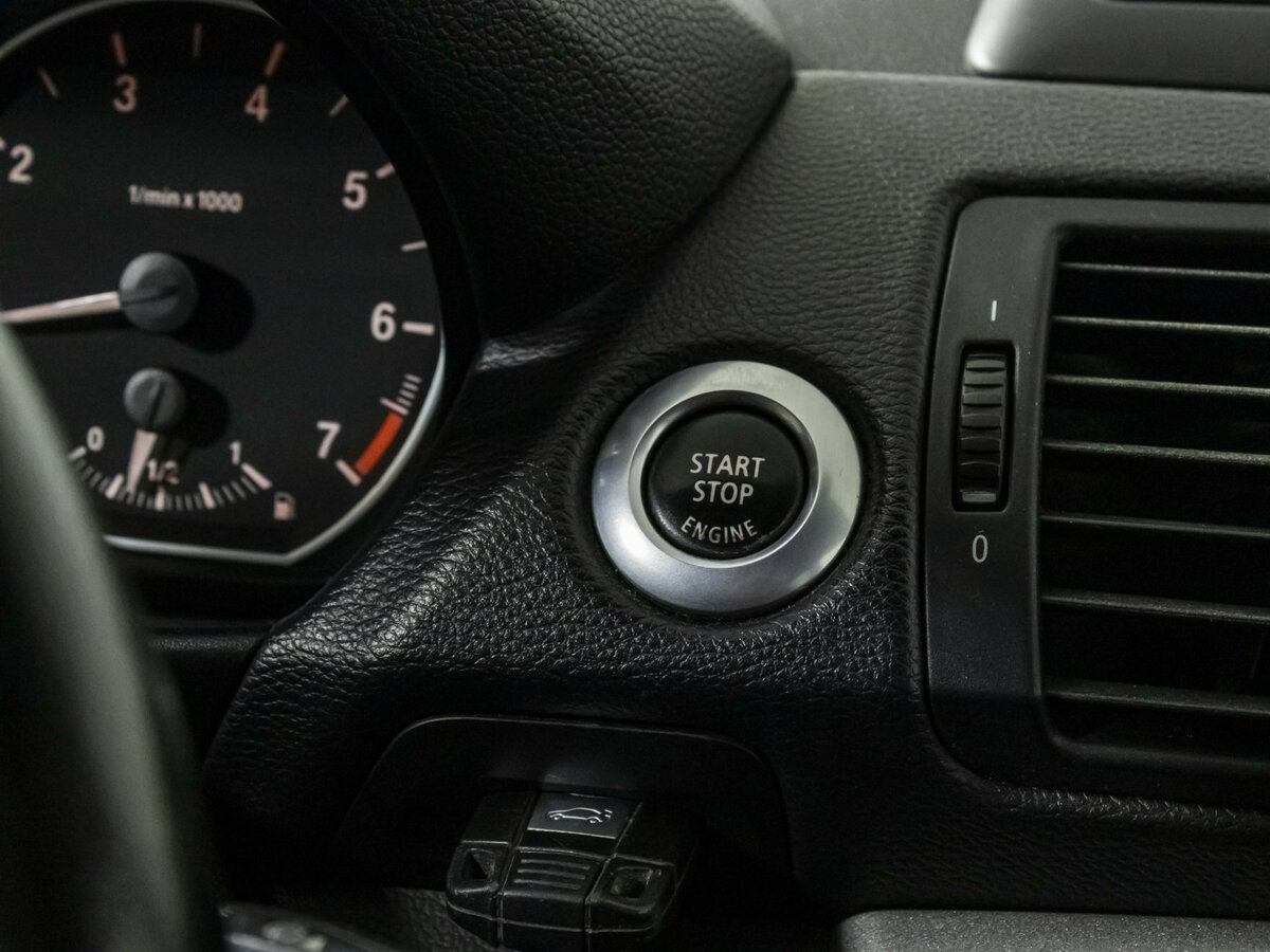 Купить BMW 1 серии 118i I (E81/E82/E87/E88) Рестайлинг, 2008, 199 388 км, фото №12