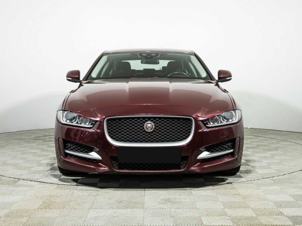 Jaguar XE