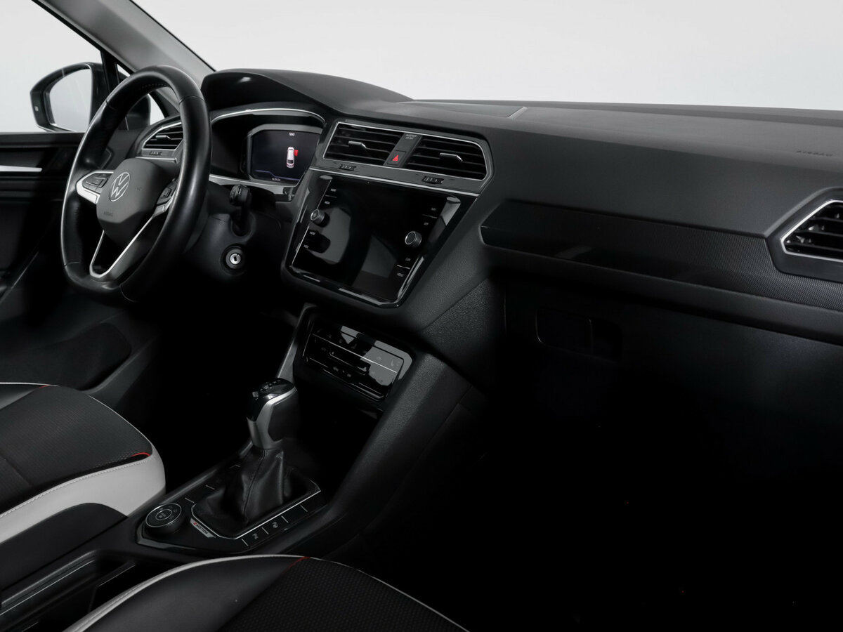 Купить Volkswagen Tiguan II Рестайлинг, 2021, 105 176 км, фото №9