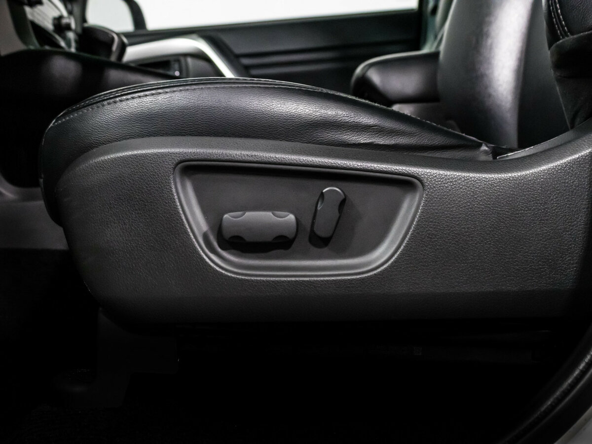 Купить Mitsubishi Montero Sport III Рестайлинг, 2022, 77 396 км, фото №13