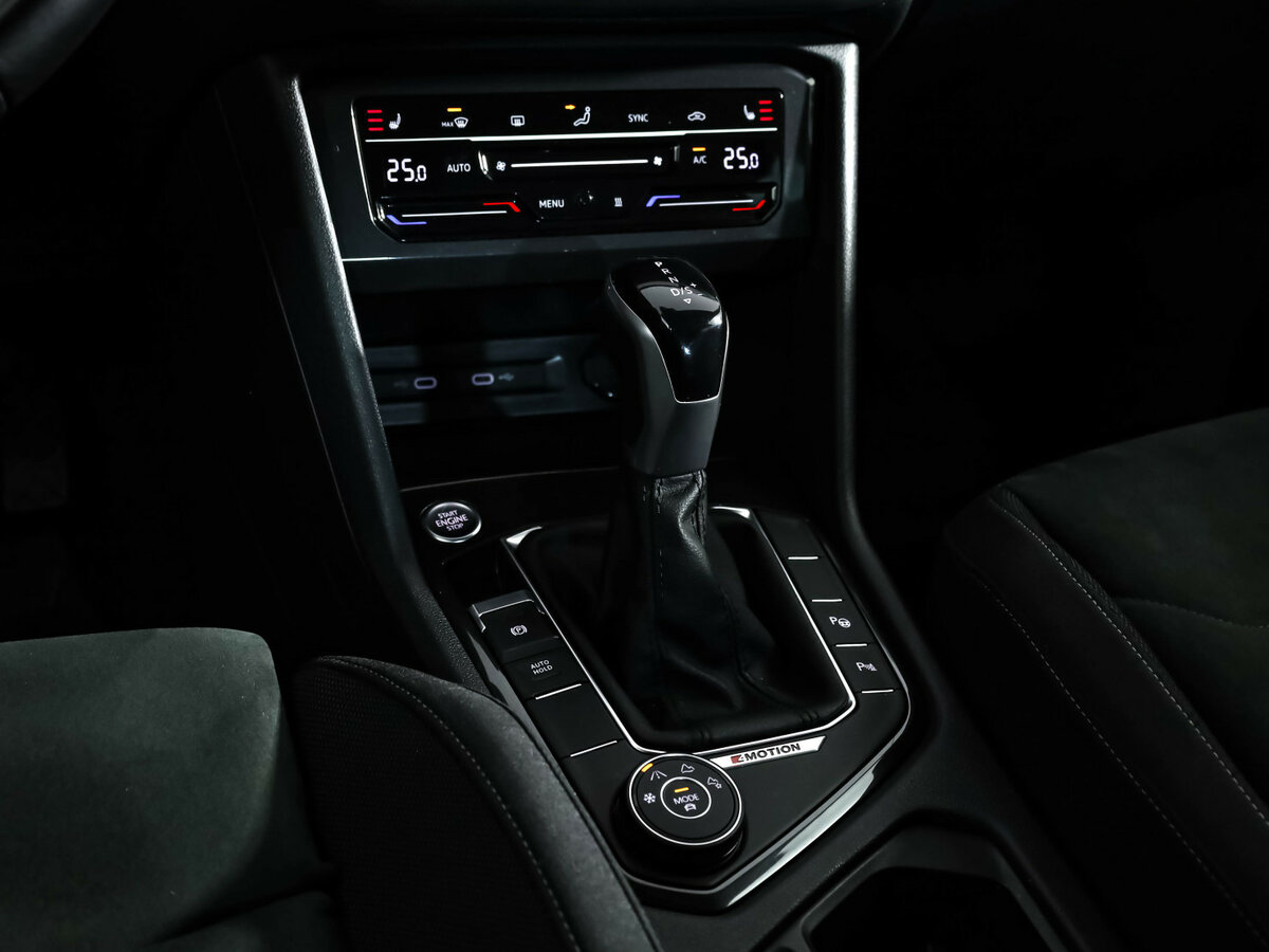 Купить Volkswagen Tiguan II Рестайлинг, 2021, 100 030 км, фото №10