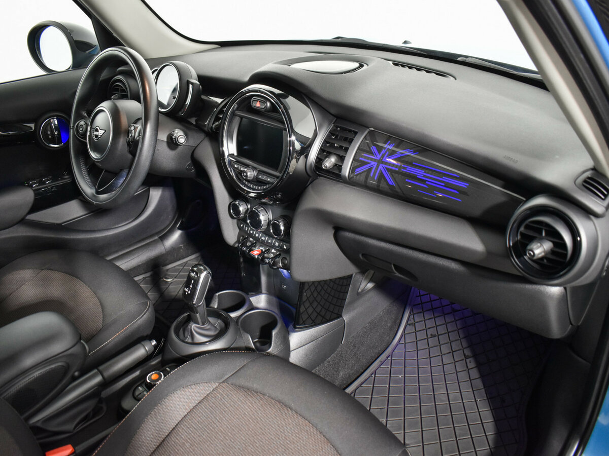 Купить Mini Hatch Cooper III (F55/F56) Рестайлинг, 2019, 56 300 км, фото №13